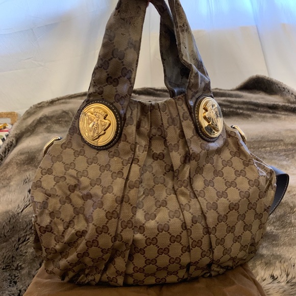Gucci Handbags - Gucci Authentic hysteria purse 👜